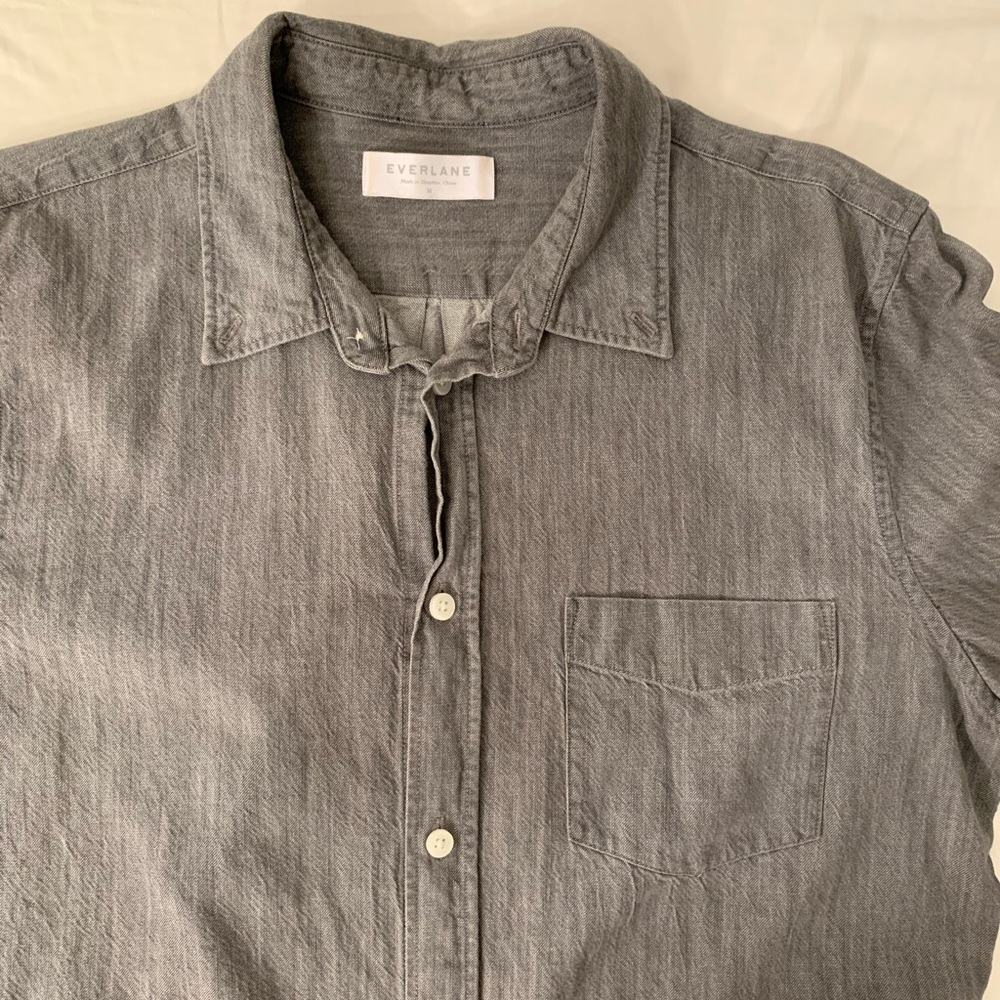 Everlane Men’s Grey Denim Button Down